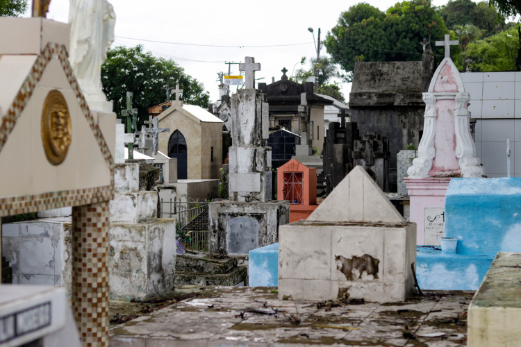 Cemitério Parque Bom Jardim é responsável pelo sepultamento de pessoas que não têm jazigos reservados e corpos não reclamados, os populares indigentes