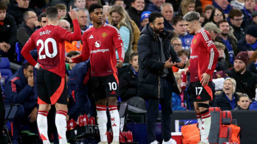 Comandante falou que preferia escalar preparador de goleiros do que atacante e gerou debates na Inglaterra