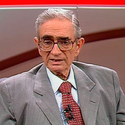 Florestan se destacou enfatizando a sua capacidade de transformar a sociedade. Para ele, a escola seria a instituição prioritária de fortalecimento da cultura cívica. Florestan combatia racismo, intolerância e opressão.