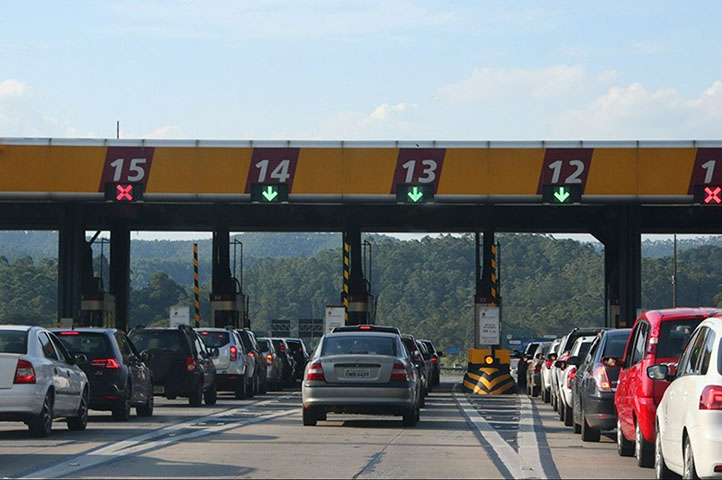 Com isso, o prazo de pagamento do pedágio passa de 15 para 30 dias após o motorista passar pelo free flow. Caso a data limite para pagamento não seja considerada dia útil, o prazo será estendido até o próximo dia útil.