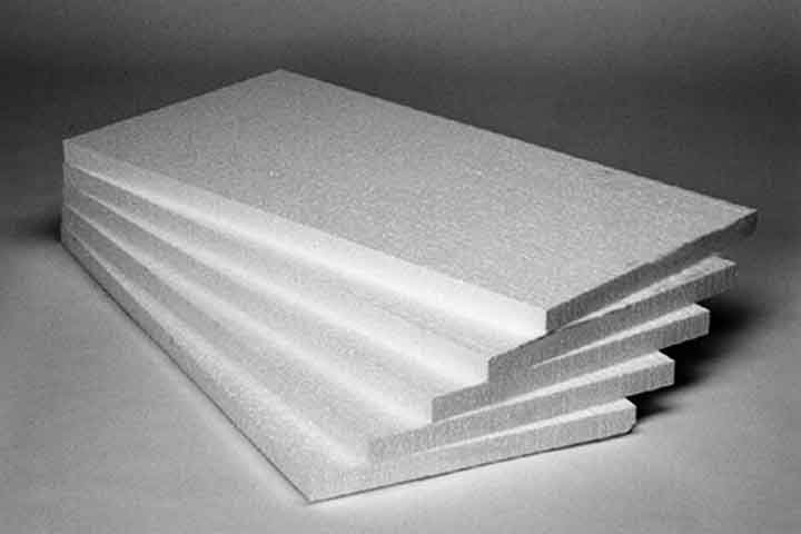 Muita gente utiliza o isopor no trabalho ou até mesmo em atividades pessoais e de lazer. Conheça esse material tão útil no dia a dia. O isopor é um tipo de plástico derivado do poliestireno expandido (EPS).