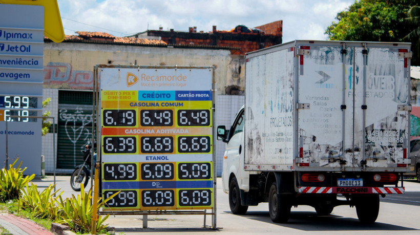 Preços de combustíveis no Ceará apresentaram trajetória de queda nessa semana, antes dos reajustes da Petrobras e do ICMS
