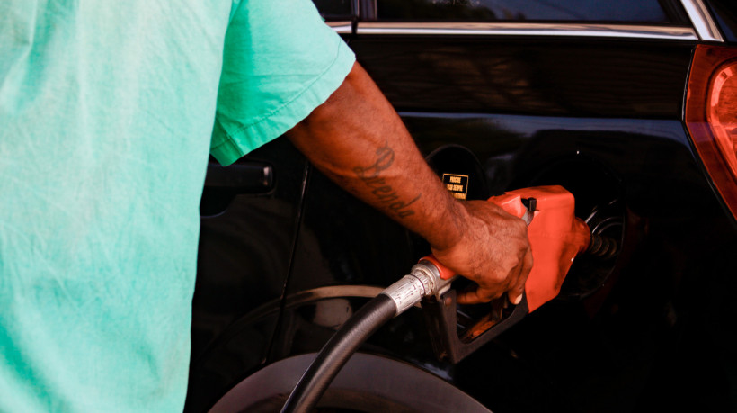 Com a queda, o litro do diesel ficou com pre&ccedil;o m&eacute;dio menor que o da gasolina, no Cear&aacute;