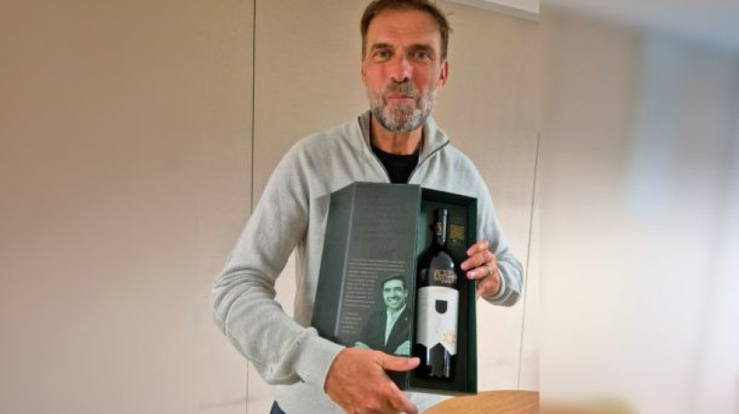 Técnico do Palmeiras aproveitou encontro com novo chefe global da Red Bull no confronto entre Bragantino e Palmeiras pelo Paulista