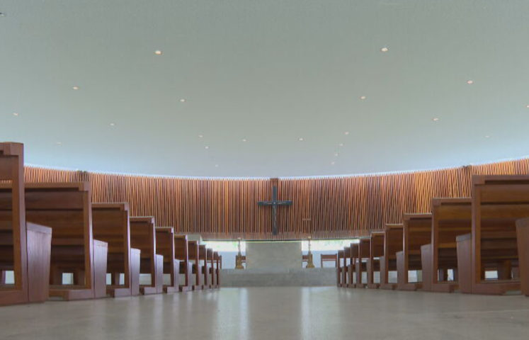 A Paróquia Sagrada Família, localizada na região de Park Way, é uma obra inspirada no legado de Oscar Niemeyer e Lúcio Costa. 