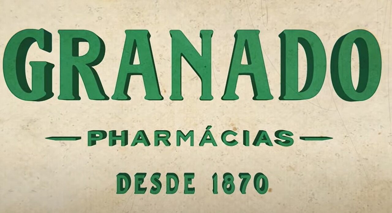 A popularização do uso de perfumes no Brasil ganhou força no final do século XIX, com o surgimento de empresas de cosméticos e perfumarias, como a Granado e outras marcas nacionais.