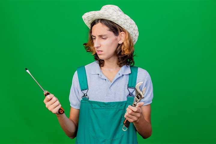 Já 30% não sabem nem mesmo identificar as chaves de fenda corretas para cada tipo de serviço básico.
