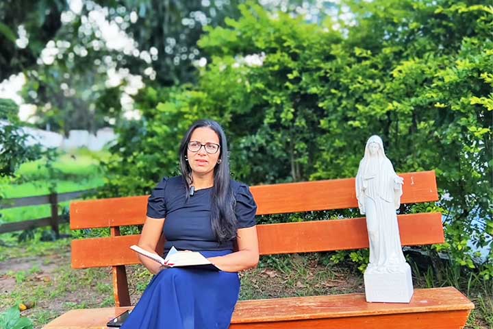 Ela, que se converteu ao cristianismo, explica em um vídeo de apresentação que quer se desvincular da alcunha pela qual tornou-se nacionalmente conhecida. 
