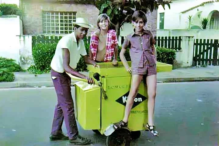 Nos anos 80, a Kibon criou a campanha de palitos premiados, que podiam ser trocados por picolés ou brindes variados. Outras marcas também adotaram o modelo para atrair consumidores à época. 
