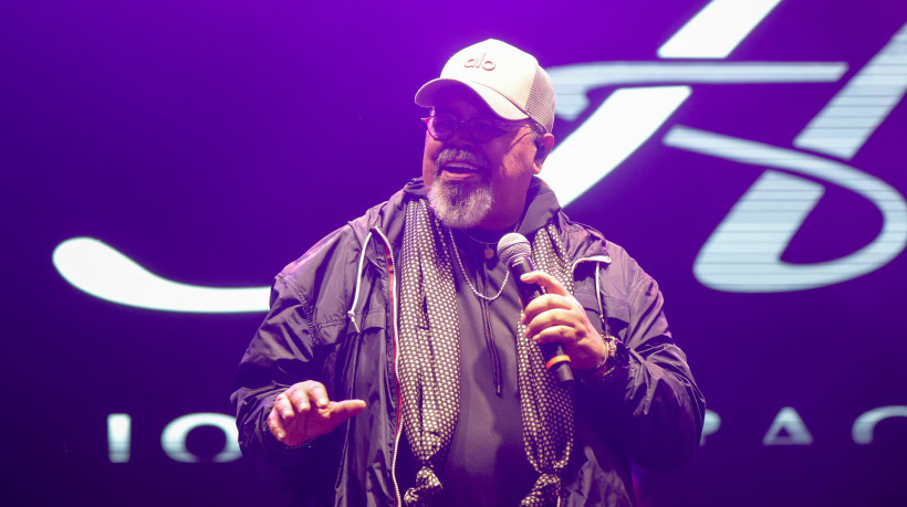 Aos 76 anos de idade e 50 de carreira, Jorge Arag&atilde;o anuncia despedida gradual dos palcos