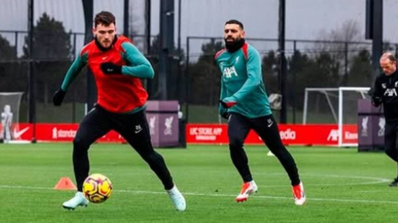 Equipes se enfrentam em partida válida pela 24ª rodada da Premier League 2024/25
