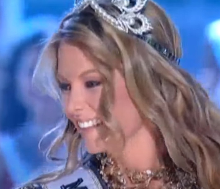 Vencedora da edição de 2004: Jennifer Hawkins - País: Austrália - 20 anos quando ganhou o concurso