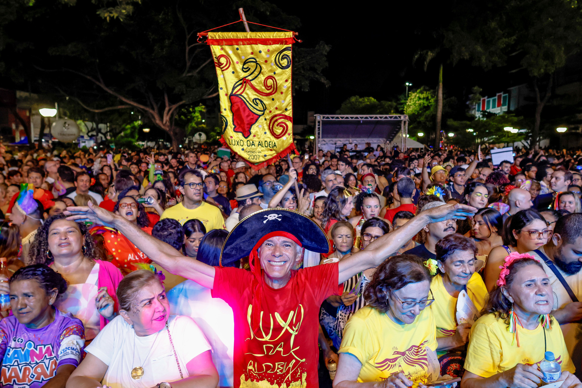 Luxo da Aldeia faz apresentação de Carnaval no BNB Clube (Foto: Aurélio Alves/OPOVO)