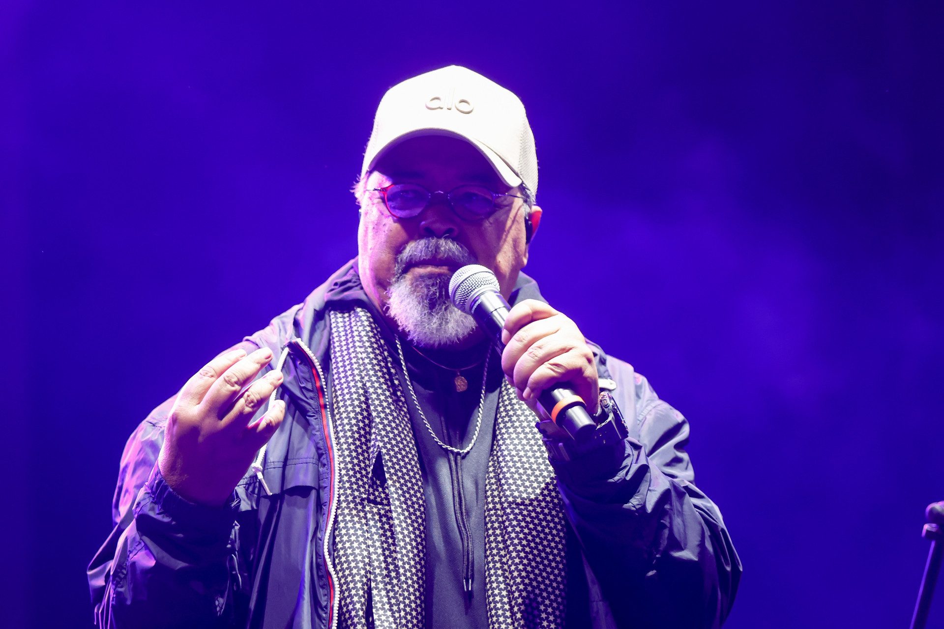 FORTALEZA, CEARÁ,  BRASIL- 31.01.2025: Início do Pré-carnaval de Fortaleza,  com Show de Jorge Aragão, e show do Luxo da Aldeiana Praça do Ferreira. (Foto: Aurélio Alves/OPOVO)