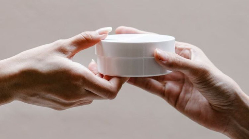 (Imagem de apoio ilustrativo): lotes da linha de hidratante Fisiogel devem ser recolhidos, afirma Anvisa