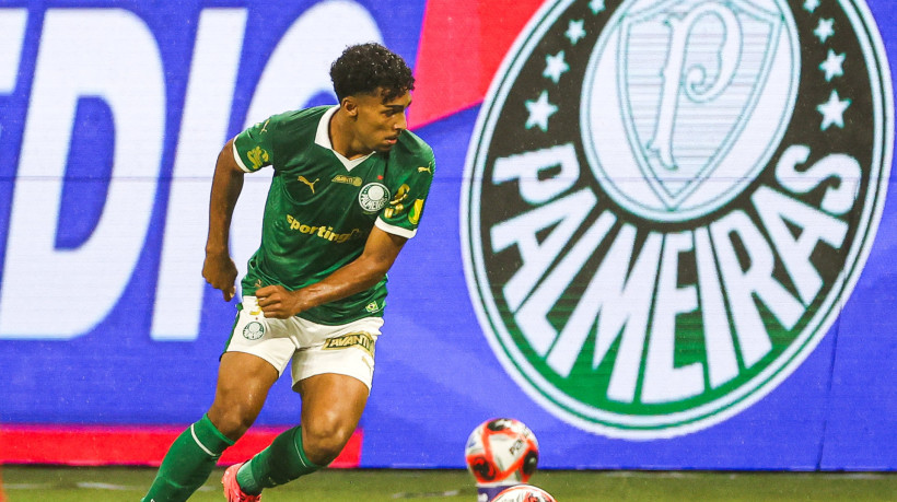 O Palmeiras enfrenta o Guarani pelo Campeonato Paulista. 