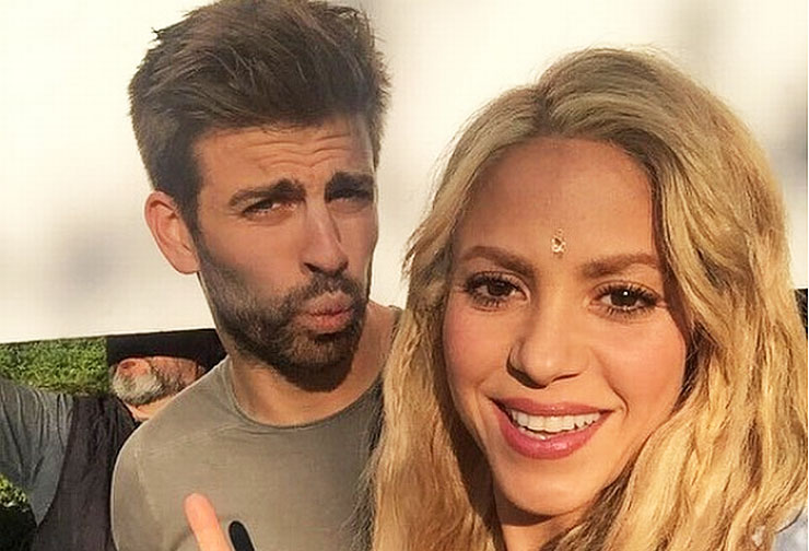 A turnê, porém, não é o único motivo pelo qual Shakira tem sido notícia. Outro evento que gerou muita repercussão foi sua música Bzrp Music Sessions, Vol. 53, em parceria com o DJ e rapper argentino Bizarrap, lançada em 2023. 