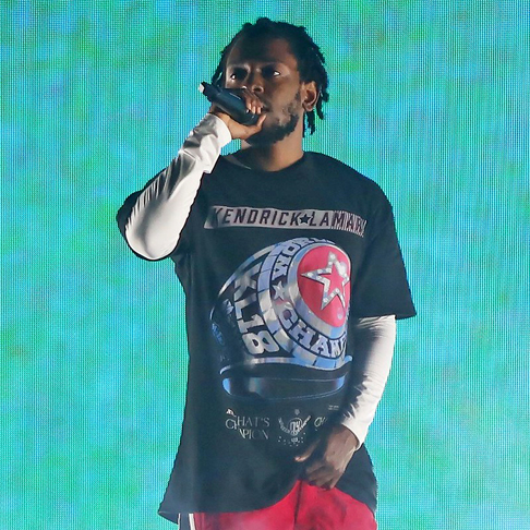 Lamar já chegou a mencionar Drake com referências a pedofilia e acusações de colonizar a cultura negra americana, além de afirmar que o canadense tem uma filha secreta.