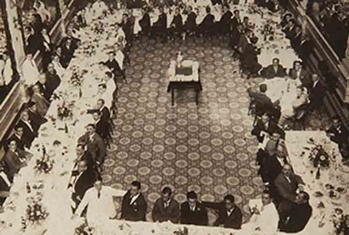 Nas suas primeiras décadas de existência, quando o Rio de Janeiro era a capital da República, os salões da Colombo foram ponto de encontro de artistas, intelectuais e políticos como Machado de Assis, Olavo Bilac, Chiquinha Gonzaga e Getúlio Vargas.