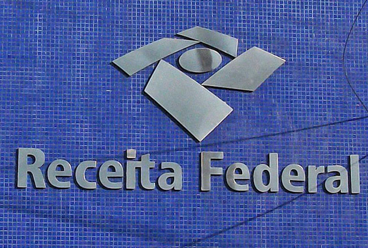 “Todos os valores são consolidados e devem ser informados os totais movimentados a débito e crédito em uma dada conta”, informou a Receita Federal na ocasião.

