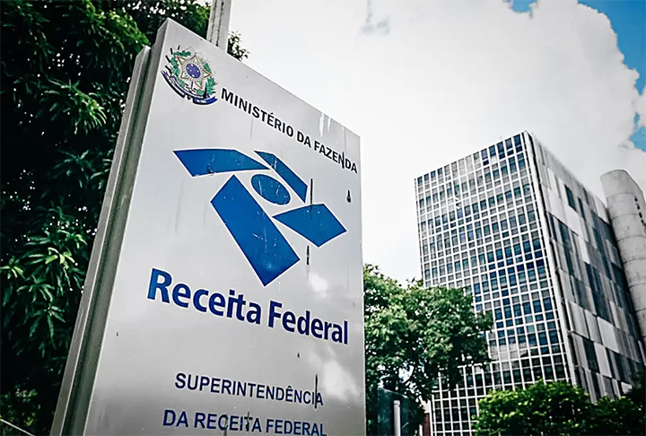 No dia 1/1/2024, havia entrado em vigor a nova regra da Receita Federal para fiscalizar transações por cartão de crédito e Pix.

