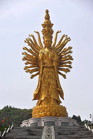 Guishan Guanyin (China) - 99m - Fica em Weishan. Inaugurada em 2009. Também chamada de Guanyin de Mil Mãos e Mil Olhos. 