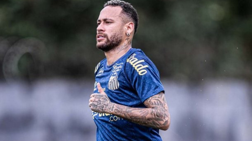 Com primeiro anúncio oficial feito em suas redes sociais, craque apresentou produtos no vídeo e deu início à fase de pré-vendas