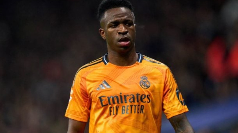 Atacante do Real Madrid critica passes não recebidos, reclama com Ancelotti e imagens repercutem nas redes sociais