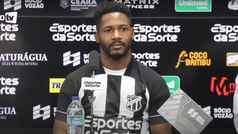Fabiano Souza sendo apresentado ao Ceará
