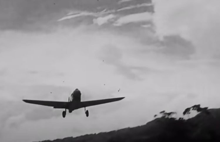  Um hidroavião de resgate Mariner foi enviado para as buscas. Mas também desapareceu. 