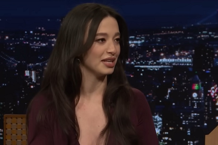 Ela cresceu em uma família com quatro irmãos, incluindo um irmão gêmeo, e é filha de dois psicólogos.