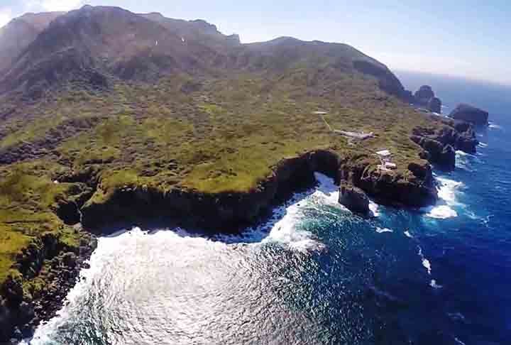 A região conta com um vulcão, que formou o local geologicamente em uma ilha de rochas vulcânicas a cerca de um milhão de anos atrás.
