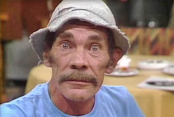 Seu Madruga, um dos principais personagens do seriado 'Chaves', faz sucesso e agora surge na pele de outros personagens famosos na internet.