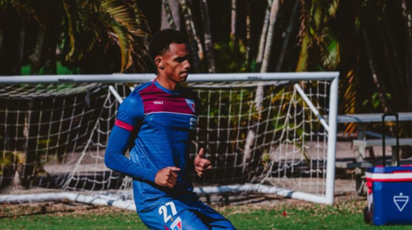 Dylan Borrero foi apresentado no Fortaleza nesta quinta-feira, 6. 