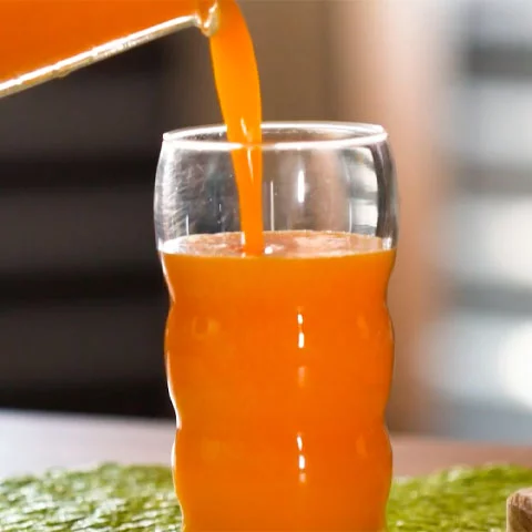 Já o fortificante inclui cenoura, manga, mamão, laranja e açúcar mascavo. 