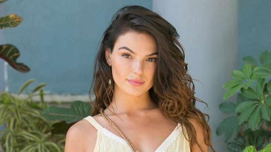 Este é o primeiro trabalho internacional na carreira de Isis, que já tinha passado uma temporada no exterior em 2022 para estudar.