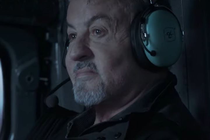 O filme se chama Código Alarum e conta a história de um casal de assassinos profissionais que se tornam alvos de um agente da CIA.