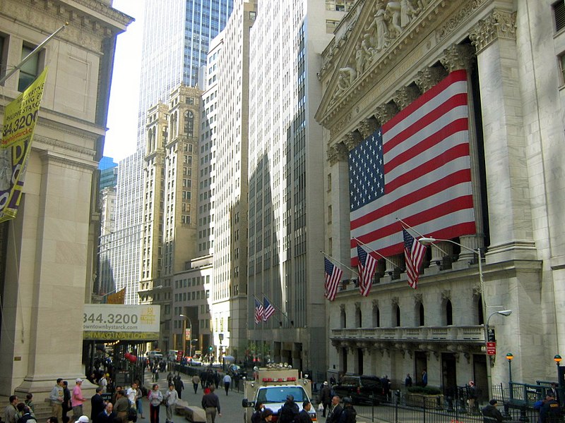 Manhattan também abriga Wall Street, onde está o mundialmente conhecido centro financeiro. 