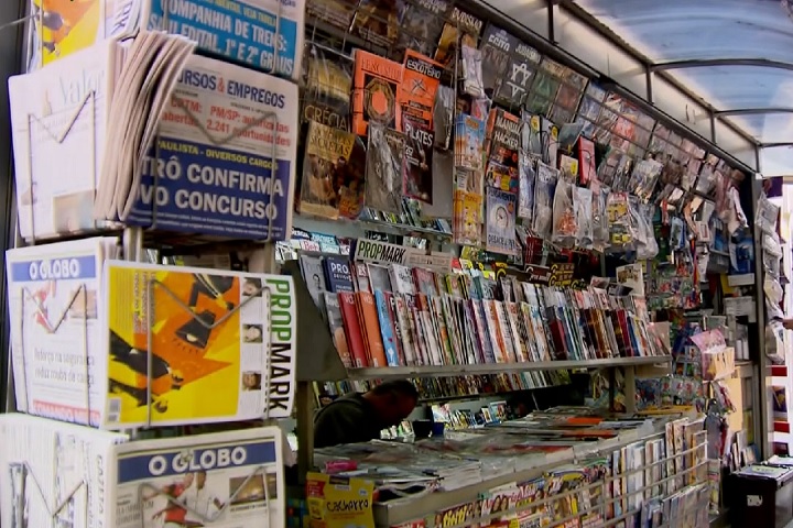 As bancas de jornal surgiram como consequência direta do avanço da imprensa no século XIX.