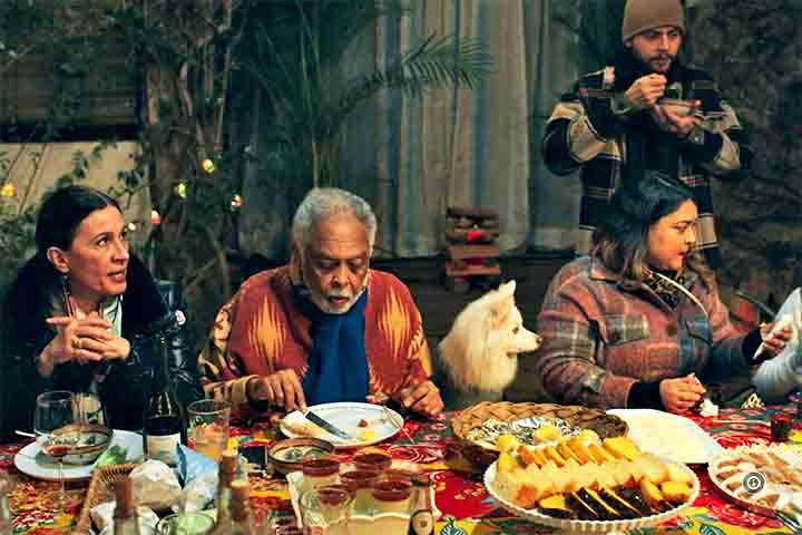 Vale lembrar que esse não foi o primeiro reality show que a família Gil protagoniza. Em 2022, eles estrearam Em Casa com os Gil, uma série de cinco episódios que acompanhou suas rotinas durante o período de isolamento social.