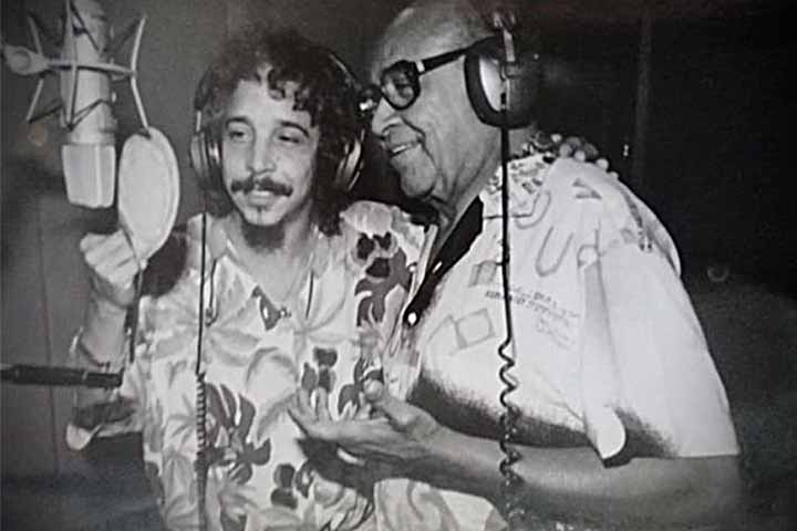 Benito era amigo de Luiz Gonzaga, desde que se encontraram pela primeira vez no banheiro em uma Caravana de artistas em Brasília, planejada por Silvio Santos. Luiz Gonzaga, também fez uma música para o cantor, Chapéu de Couro e Gratidão, do seu disco Chá Cutuba. O Rei do Baião chamava-o de meu filho postiço.