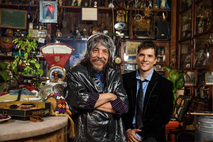 No dia 3 de agosto de 2021, nasceu Aurora, filha de Rodrigo com sua esposa Carolina Bellezi, sendo a primeira neta de Benito. Em 12 de novembro do mesmo ano, lançou um single com o filho Rodrigo, intitulado O Infalível Zen. 