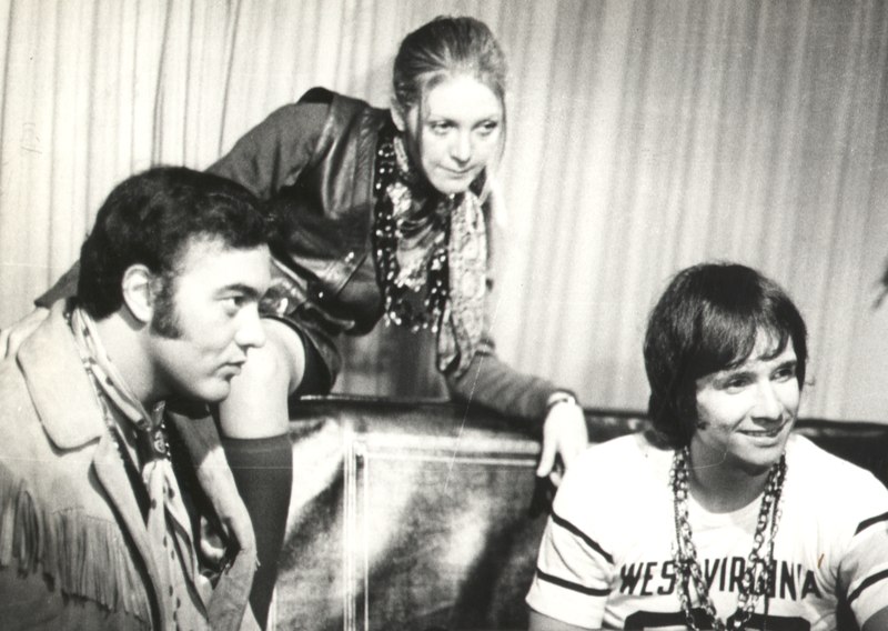 Na atração serão expostos álbuns, fotografias, capas de revista, matérias jornalísticas e itens pessoais de integrantes da Jovem Guarda, incluindo objetos dos três mais famosas personalidades do movimento: Roberto Carlos, Erasmo Carlos (1941 - 2022) e Wanderléa. A exposição, que tem curadoria de André Sturm, diretor-geral do MIS, também contará com objetos raros do Rei Roberto Carlos e vídeos sobre a Jovem Guarda. 

