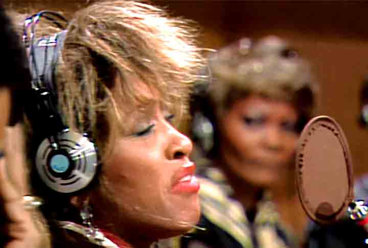 Na época do lançamento, o single mais vendido da história até então – 7 millhões de cópias só nos EUA –, tendo arrecadado mais de U$ 60 milhões.