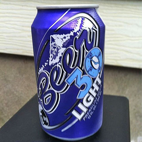  Beer 30 Light -  Teor alcoólico de 4% - Cerveja econômica e leve para consumo casual. Produzida pela Melanie Brewing Company nos Estados Unidos.