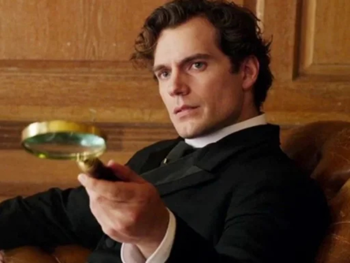 Henry Cavill - Famoso como o Super-Homem no cinema e pelo papel-título de The Witcher, o ator britânico viveu Sherlock na série Enola Holmes (1 e 2), da Netflix. 