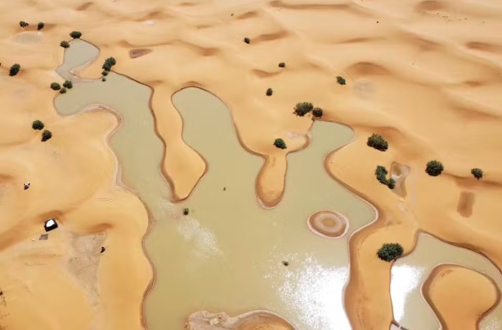 Meteorologistas dizem que essa chuva forte foi uma tempestade extratropical, com potencial para alterar o clima da região nos próximos meses e até anos, já que o ar retém umidade causando mais evaporação e gerando novas tempestades. 