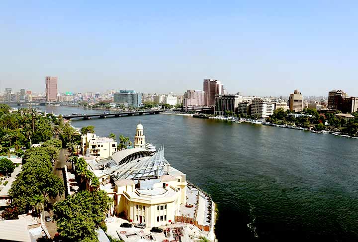 Depois de diversas invasões, como a dos mamelucos, dos otomanos, de Napoleão e dos britânicos, Cairo se converteu em capital soberana em 1922. 