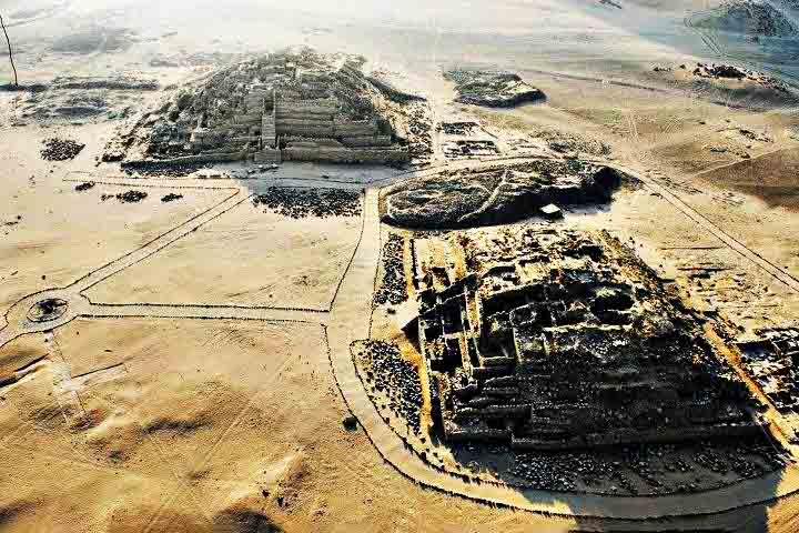 Localizado a 1 km no oeste da Cidade Sagrada de Caral, Chupacigarro ocupa uma área de 37.790 hectares.
