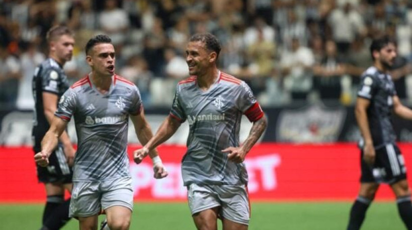 Camisa 10 e capitão do Colorado manteve seu poder de decisão no Gre-Nal e chegou a 45% de participações diretas da equipe em 2025